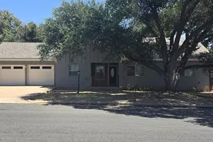 204 Crestwood Dr, Fredericksburg, TX 78624 - Photo 1