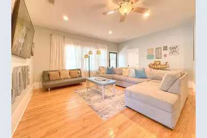 901 N Llano St, Fredericksburg, TX 78624 - Photo 3