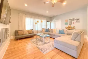 901 N Llano St, Fredericksburg, TX 78624 - Photo 3