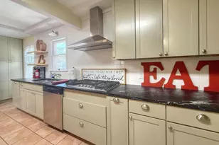 901 N Llano St, Fredericksburg, TX 78624 - Photo 5