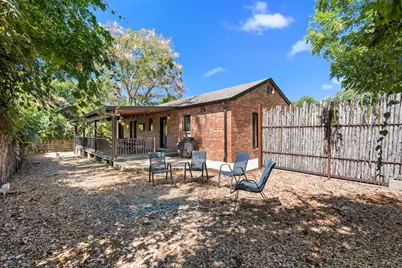 109 S Bowie, Fredericksburg, TX 78624 - Photo 25