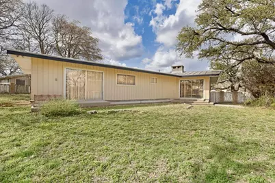 105 Hale St, Fredericksburg, TX 78624 - Photo 3