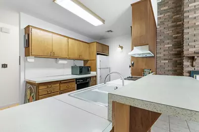 105 Hale St, Fredericksburg, TX 78624 - Photo 9