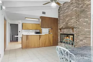 105 Hale St, Fredericksburg, TX 78624 - Photo 5