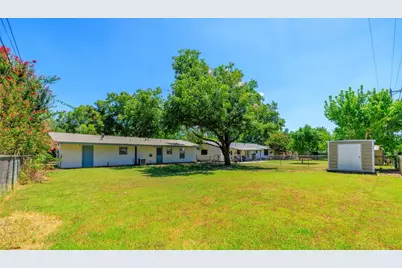 814 Sunset St, Fredericksburg, TX 78624 - Photo 17
