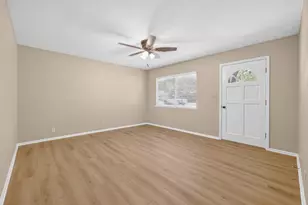 814 Sunset St, Fredericksburg, TX 78624 - Photo 3