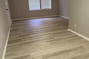 813 N Pecan St, Fredericksburg, TX 78624 - Photo 3