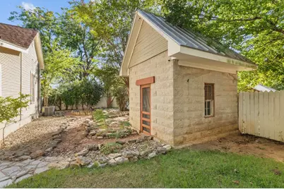 104 N Cherry St, Fredericksburg, TX 78624 - Photo 25