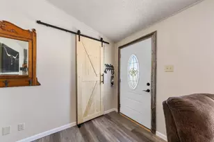 731 W Mountain View Dr, Lakehills, TX 78063 - Photo 19