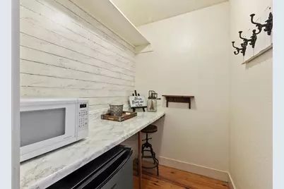 305 S Orange St, Fredericksburg, TX 78624 - Photo 35