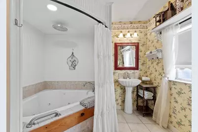 305 S Orange St, Fredericksburg, TX 78624 - Photo 45