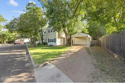 305 S Orange St, Fredericksburg, TX 78624 - Photo 5