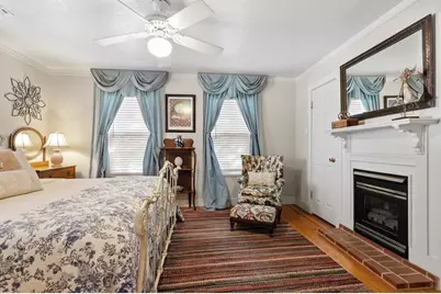 305 S Orange St, Fredericksburg, TX 78624 - Photo 31