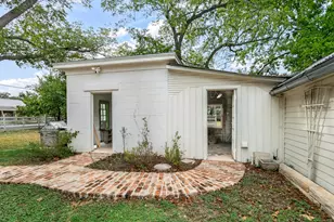 420 S Milam St, Fredericksburg, TX 78624 - Photo 21