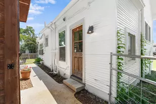 307 S Creek St, Fredericksburg, TX 78624 - Photo 25