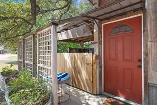 307 S Creek St, Fredericksburg, TX 78624 - Photo 37