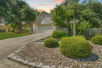 201 E Creekview Dr, Fredericksburg, TX 78624 - Photo 27
