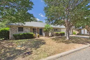 1018 Ave B, Fredericksburg, TX 78624 - Photo 1