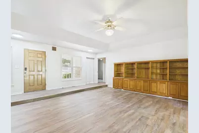 1018 Avenue B, Fredericksburg, TX 78624 - Photo 5