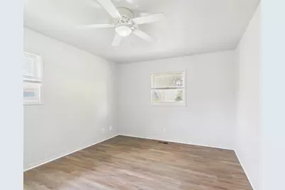 1018 Avenue B, Fredericksburg, TX 78624 - Photo 11