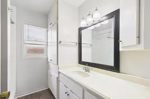 1018 Ave B, Fredericksburg, TX 78624 - Photo 9