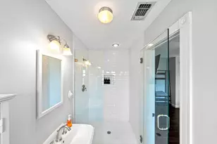204 N Acorn St, Fredericksburg, TX 78624 - Photo 31