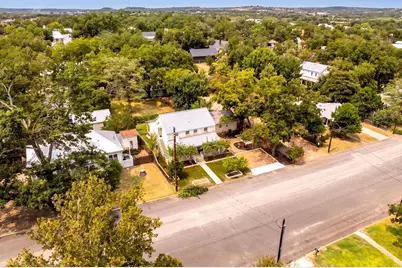 204 N Acorn St, Fredericksburg, TX 78624 - Photo 41