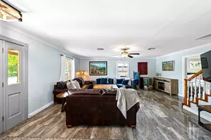 204 N Acorn St, Fredericksburg, TX 78624 - Photo 5