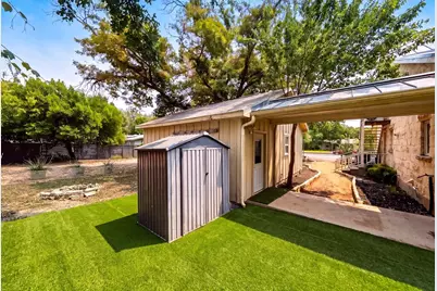 204 N Acorn St, Fredericksburg, TX 78624 - Photo 63