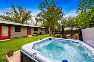904 N Orange St, Fredericksburg, TX 78624 - Photo 33