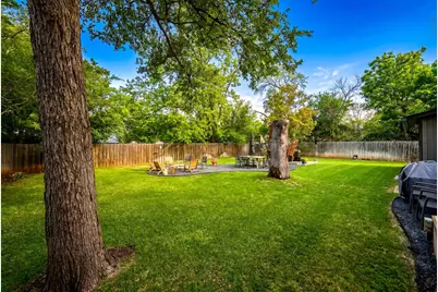 904 N Orange St, Fredericksburg, TX 78624 - Photo 29