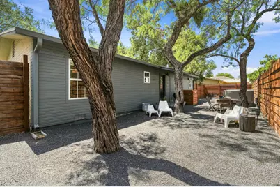912 SE Apple St, Fredericksburg, TX 78624 - Photo 21