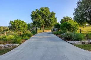 279 Achtzehn Rd, Fredericksburg, TX 78624 - Photo 117