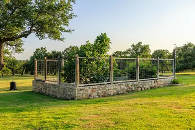 279 Achtzehn Rd, Fredericksburg, TX 78624 - Photo 95