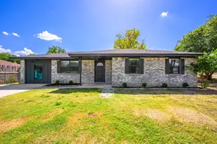 407 Peterson Dr, Kerrville, TX 78028 - Photo 3