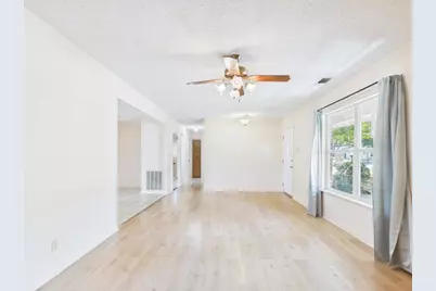 607 S Columbus, Fredericksburg, TX 78624 - Photo 3