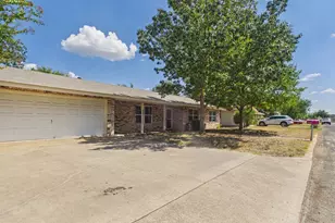 607 S Columbus, Fredericksburg, TX 78624 - Photo 1