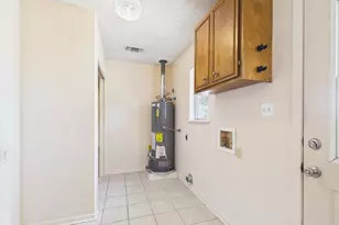 607 S Columbus, Fredericksburg, TX 78624 - Photo 7