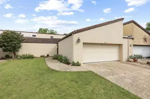 362 Englewood Dr, Kerrville, TX 78028 - Photo 1