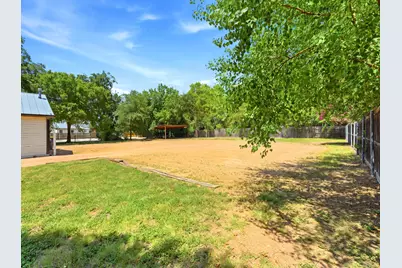 812 N Llano St, Fredericksburg, TX 78624 - Photo 35