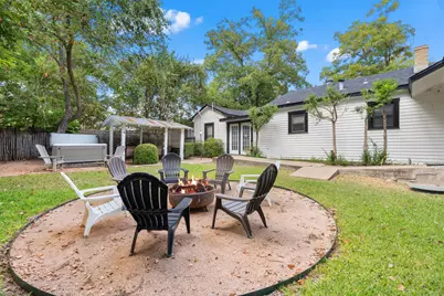 411 W Travis St, Fredericksburg, TX 78624 - Photo 3