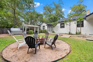 411 W Travis St, Fredericksburg, TX 78624 - Photo 3