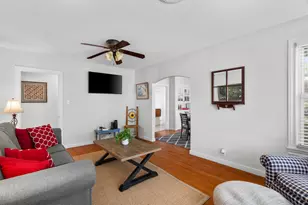 411 W Travis St, Fredericksburg, TX 78624 - Photo 5