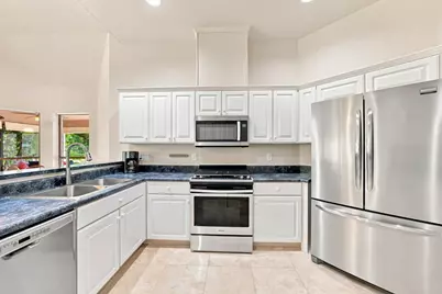 118 W Creekview Dr, Fredericksburg, TX 78624 - Photo 9