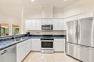 118 W Creekview Dr, Fredericksburg, TX 78624 - Photo 9