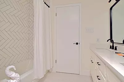 1009 Avenue D, Fredericksburg, TX 78624 - Photo 19