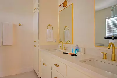 1009 Avenue D, Fredericksburg, TX 78624 - Photo 13