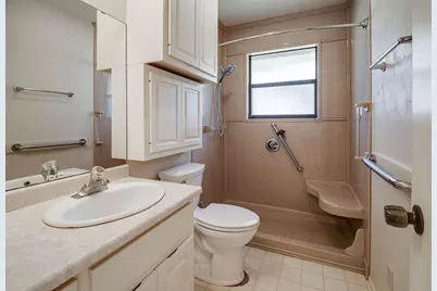 208 Edgewood Dr, Fredericksburg, TX 78624 - Photo 17