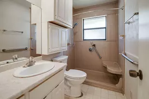 208 Edgewood Dr, Fredericksburg, TX 78624 - Photo 17