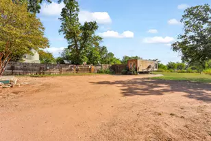 621 S Washington St, Fredericksburg, TX 78624 - Photo 39